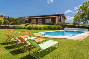 Host Wise - Rustic House with Pool and Garden